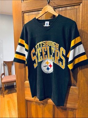 Vintage 90’s LOGO 7 NFL Pittsburgh Steelers Shirt